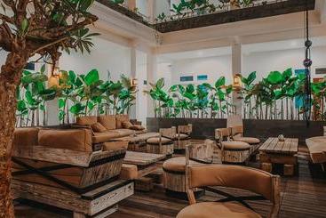 هتل Kaberaz Luxury By Amithya