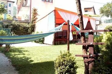 پانسیون Yard House Trpejca