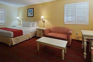 Best Western Ocean Sands Beach Resort