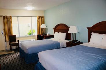 هتل Ramada By Wyndham Kenner/new Orleans Airport South