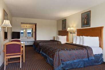 هتل Days Inn By Wyndham Salina South