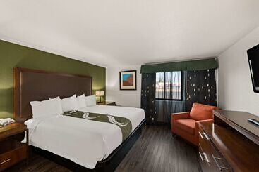 فندق Quality Inn & Suites Near I480 And I29
