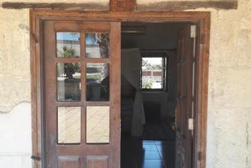 تختخواب و صبحانه Karpaz Stone House