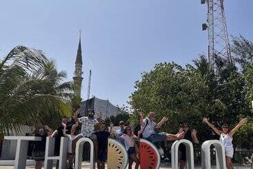 Отель Lagoon Villa Thoddoo