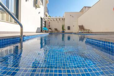 Apartamentos La Laguna