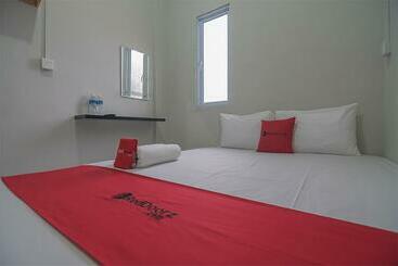 پانسیون Reddoorz @ Jalan Pelita Batam