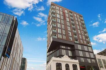 هتل Ramada Suites By Wyndham Victoria Street West