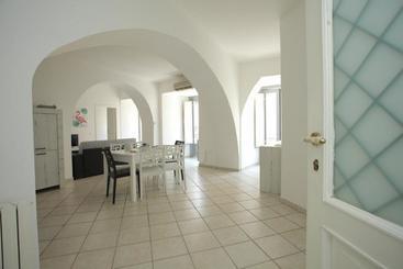 Corso Garibaldi 22 Apartment - Paola