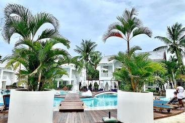 هتل Sealife Resort & Spa