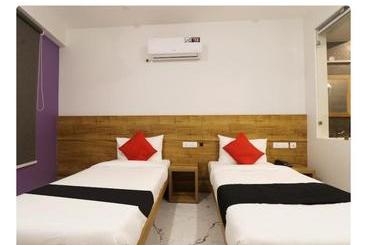 هتل Capital O 47534 Gazelle Inn