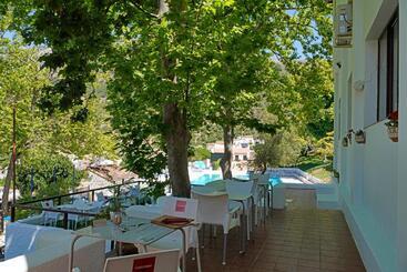 هتل Rural & Restaurante Las Camaretas