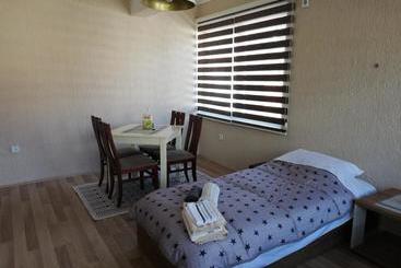 هتل Dionis Rooms & Apartments