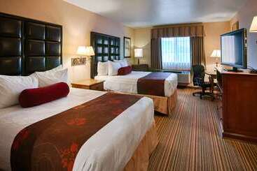 فندق Best Western Plus Rama Inn & Suites