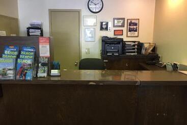 فندق Inn On Broadway