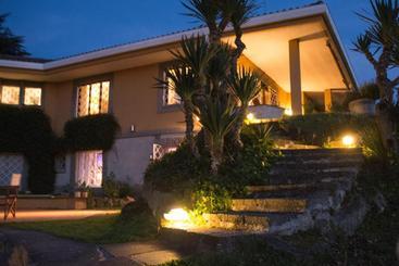 تختخواب و صبحانه Spinabella Home