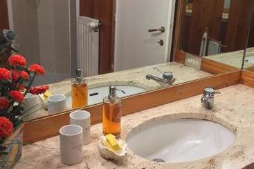 تختخواب و صبحانه Spinabella Home
