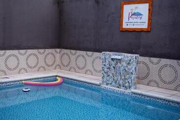 هتل آپارتمان Paradise La Rioja