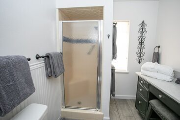 تختخواب و صبحانه Hummingbird Estate