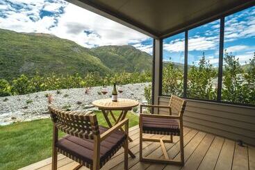 هتل Gibbston Valley Lodge And Spa