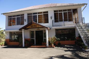 هتل Hôtel Restaurant La Piscine Escapade Ambositra