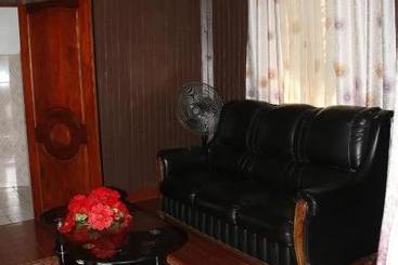 هتل Hôtel Restaurant La Piscine Escapade Ambositra
