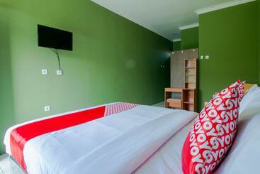 酒店 Oyo 1014 Bettah Coba 2 Sukabumi