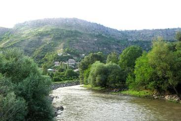 پانسیون New Sanahin