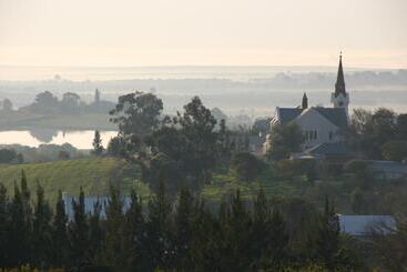 فندق Cafe Felix & Old Oak Manor