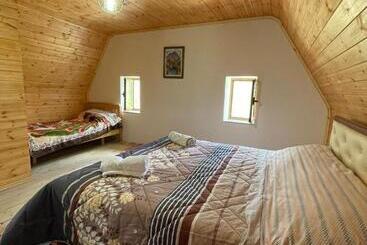 پانسیون Guest House Rrashkadoli