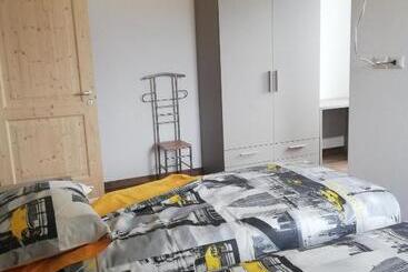 膳宿费 Rosticaffè