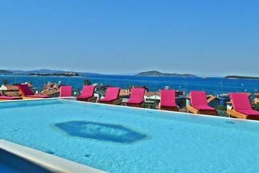 فندق Ferush Boutique