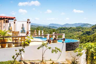 בית מלון כפרי Buddha Roc Beach Resort