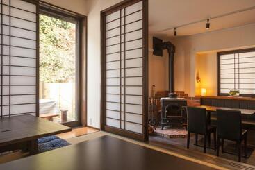 بنسيون Miyajima Fujinoya Female Only