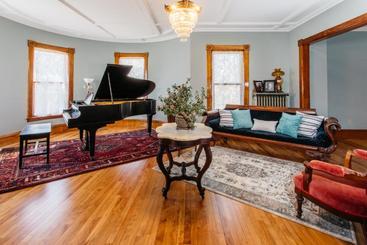 مبيت وإفطار Reynolds House Inn