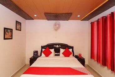 Отель Oyo 28838 Brv Resorts