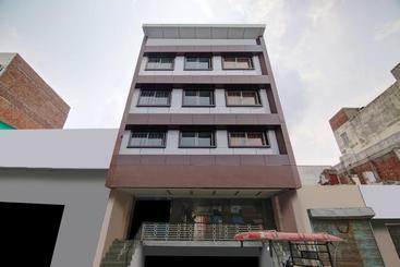 هتل Spot On 43020 Mis Fila