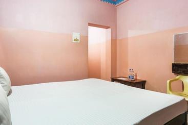 酒店 Spot On 43309 Indra Bhawan Lodge