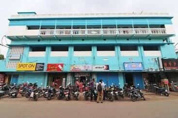 Hotel Spot On 44329 Sri Krishna Inn Lodging & Boarding