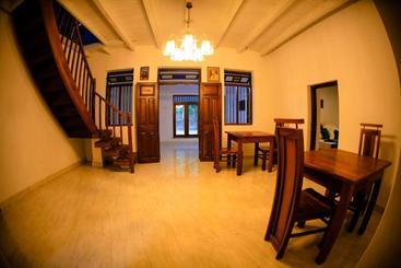 تختخواب و صبحانه Kandy Spice Villa