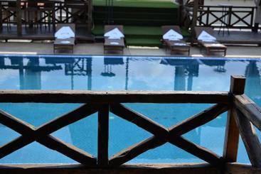 تختخواب و صبحانه Woodland Resort