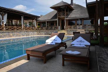 تختخواب و صبحانه Woodland Resort