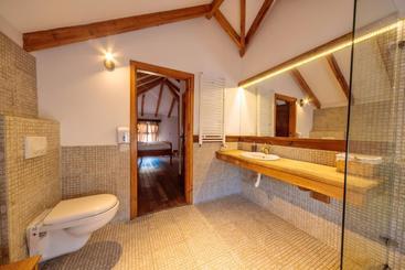تختخواب و صبحانه Woodland Resort