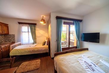 تختخواب و صبحانه Woodland Resort