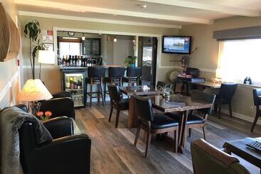 호텔 Cambria Shores Inn