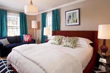 هتل Captain Fairfield Inn