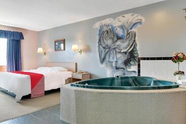 בית מלון כפרי Casa Loma Economy Inn