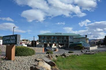 فندق Cedars Inn