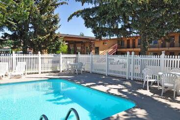 فندق Cimarron Inn Klamath Falls