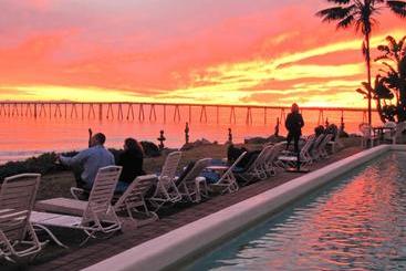 هتل Cliff House Inn