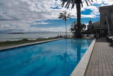 Отель Cliff House Inn